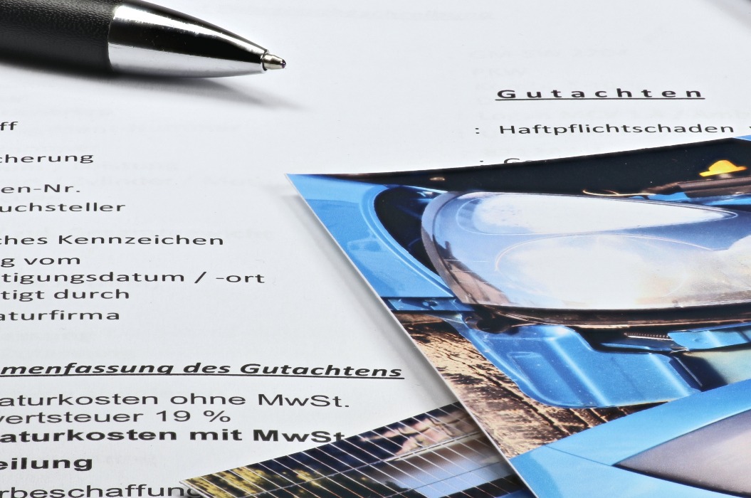 Unfallgutachten mit Schadensbildern